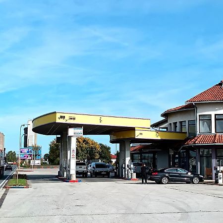 Motel Gas-Petrol Samac Bosanski Samac Eksteriør billede