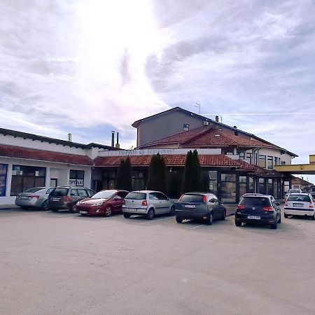 Motel Gas-Petrol Samac Bosanski Samac Eksteriør billede